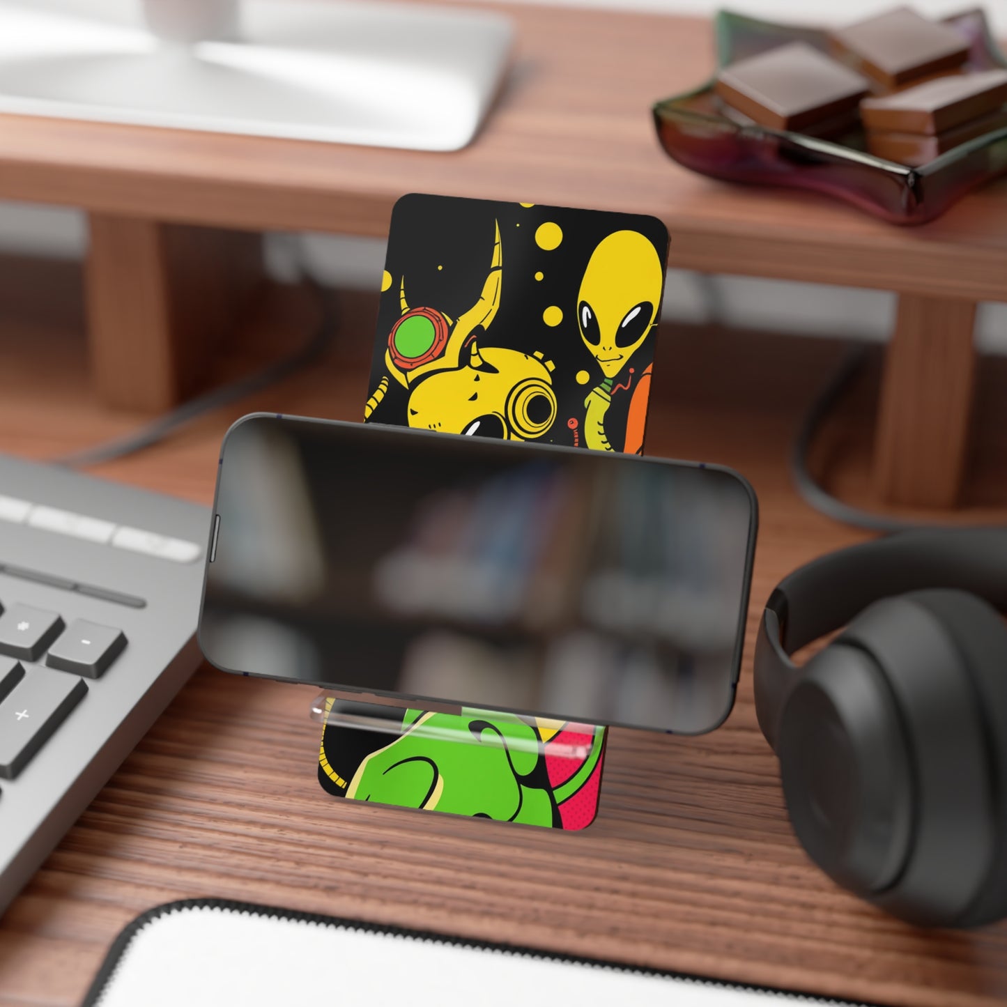 Tentacle Takeover • Smartphone Display Stand