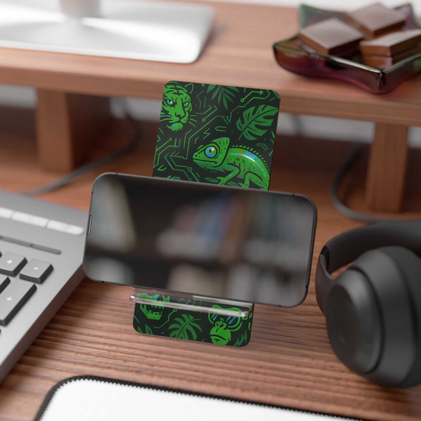 Digital Jungle • Smartphone Display Stand