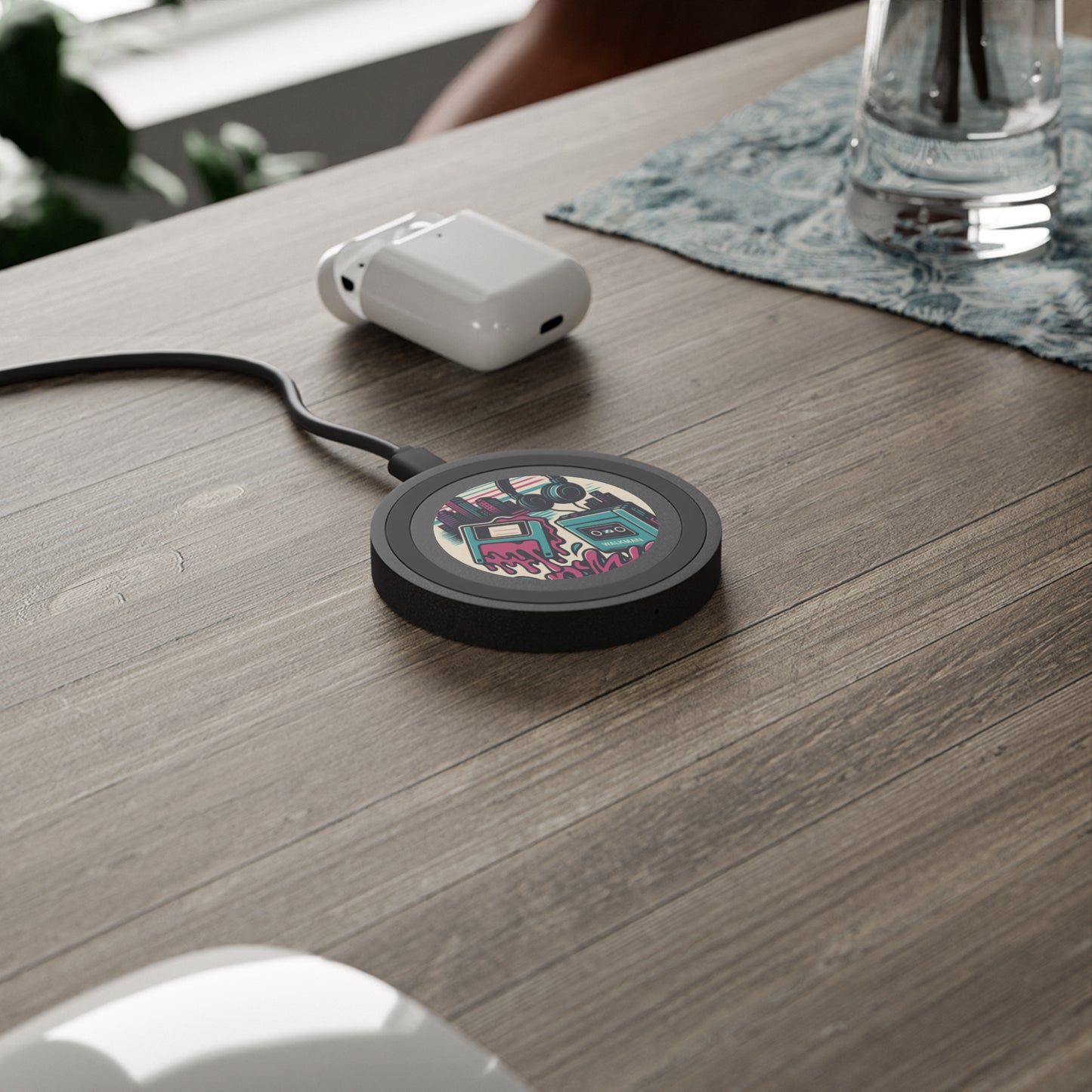 Retro Beats • Quake Smartphone Wireless Charger