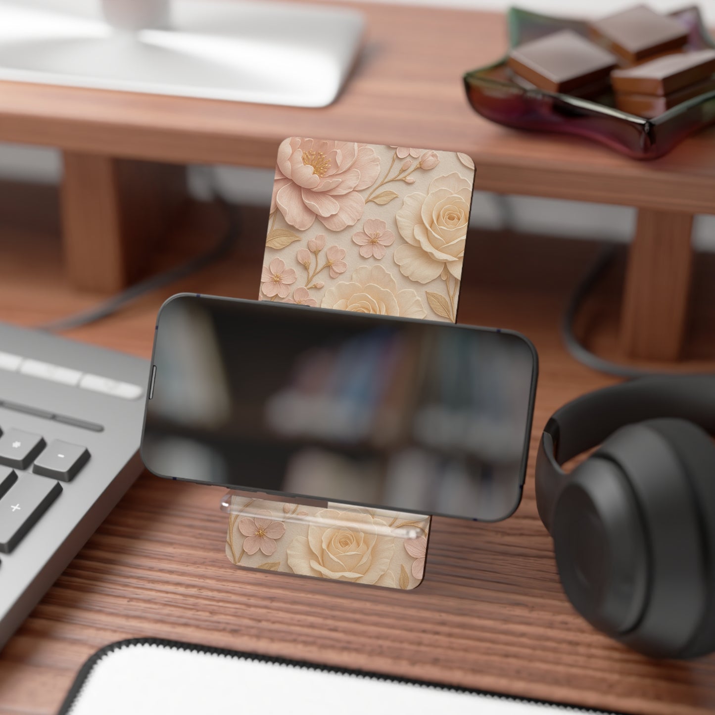 Thorn Whisper • Smartphone Display Stand